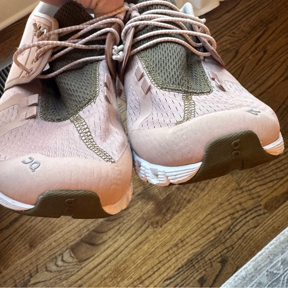 On Cloud Dusty Blush Pink/Rosebrown Camo Running Shoes w/Speed Lacing 8 - Picture 9 of 16
